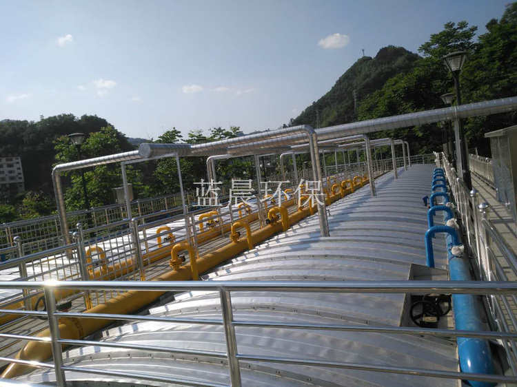 不鏽鋼拱形蓋板在汙水池（chí）加（jiā）蓋除臭中的成本分析